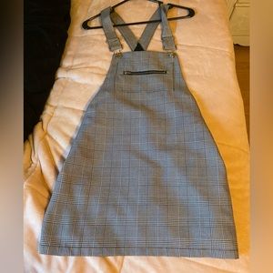 women’s black/white overall dress